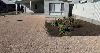 Dune Sea - Modern 2 storey , Beachfront! Off Peak special available!
