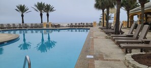 Piscina interna, piscina aquecida