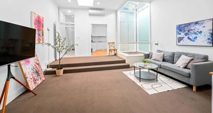 Comfortable 3BR Apt in Heart of Caulfield North