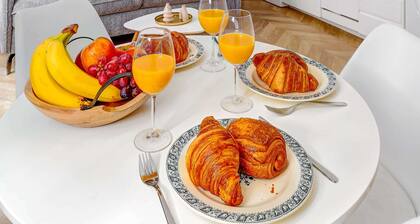 Charming 1BR Near Eiffel Tower - Sleeps 4