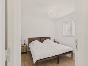 2 bedrooms, free WiFi - Enclosed garden – Single-storey house for 4 (Le Tour-du-Parc)