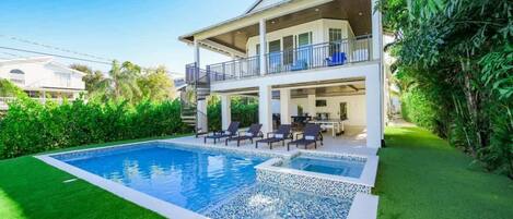 Outdoor pool, a heated pool