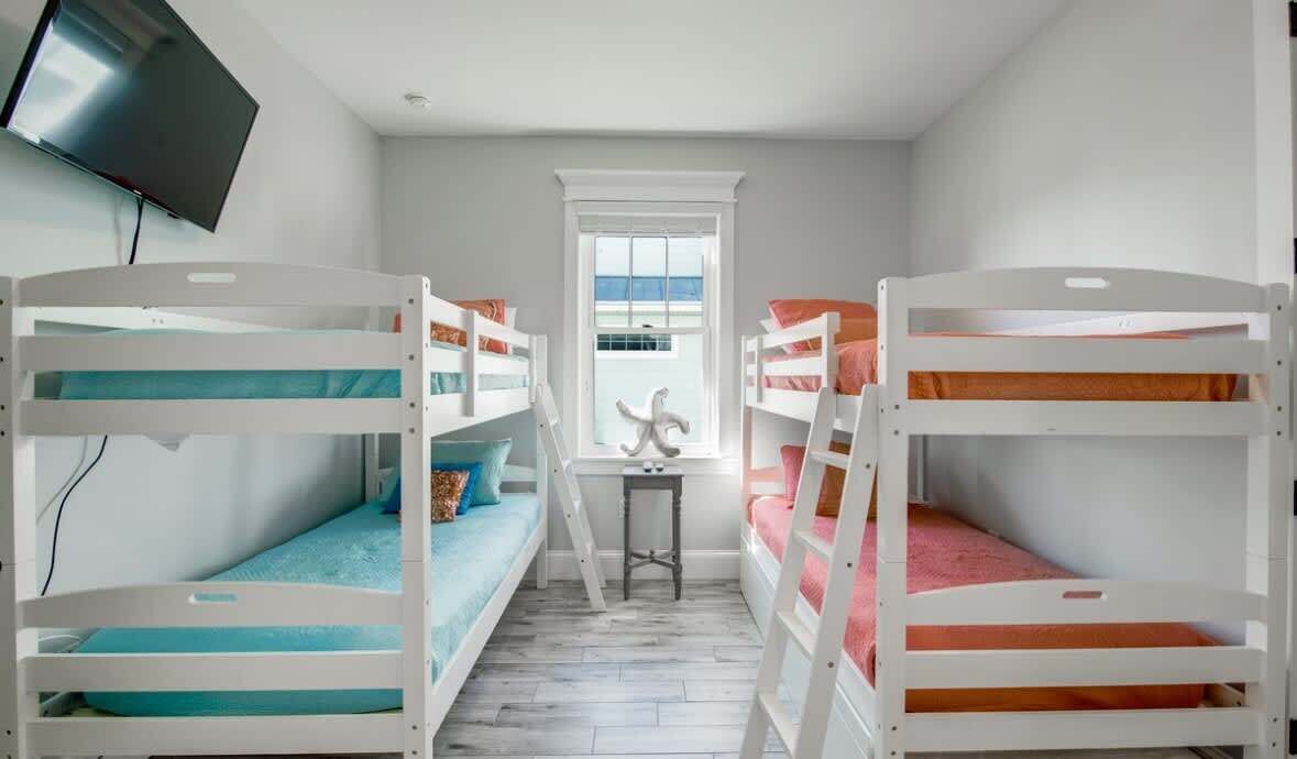 6 makuuhuonetta, silitysrauta/-lauta, vauvan matkasänky, ilmainen Wi-Fi