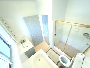 Hair dryer, towels, soap, toilet paper - Coastal getaway,Tropical palms Dee Why (Dee Why)