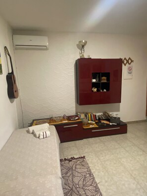 2 bedrooms, iron/ironing board, free WiFi, bed sheets - Family apartment with kitchen (Caltagirone)