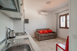 Private kitchen - Locanda Tartarughino - Two-room apartment Terra (Porto Rotondo)