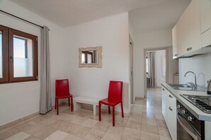 Private kitchen - Locanda Tartarughino - Two-room apartment Terra (Porto Rotondo)