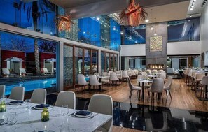 Dining - Amazing Modern STRIP VIEWS Palms Studio 21306 (Las Vegas)