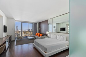 1 habitación, escritorio, tabla de planchar con plancha y wifi 