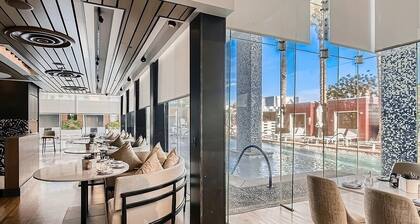 Luxury Penthouse 53rd Floor Breathtaking Strip Views Balcony