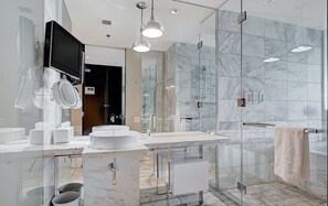 Shower, hair dryer - Beautiful Mountain-Views Studio at the Palms 1107 (Las Vegas)