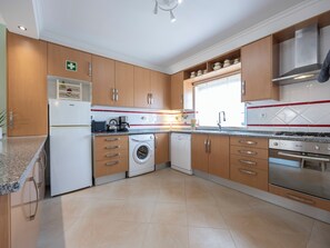 Frigorífic, forn, placa de cuina i rentaplats