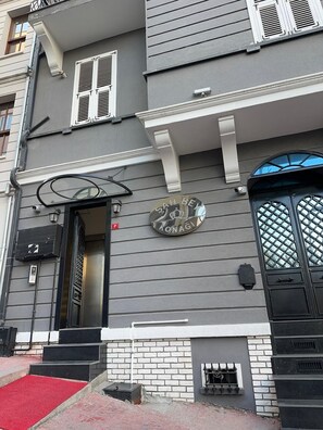 Fachada de la propiedad