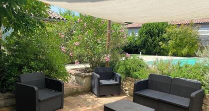 Ancien Mas entiÚrement rénové qui enchantera vos vacances avec piscine privative
