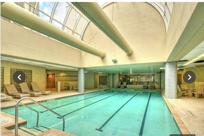 Piscine couverte, piscine extérieure