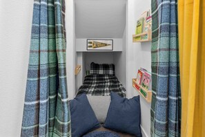 3 bedrooms, free WiFi, bed sheets