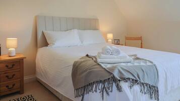 5 bedrooms, individually decorated, individually furnished, free WiFi