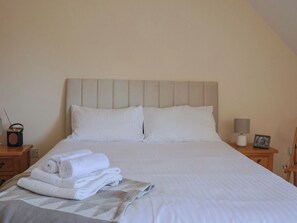 5 bedrooms, individually decorated, individually furnished, free WiFi