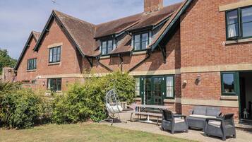 Cottage | Outdoor dining