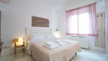 Superior penthouse, uitzicht op stad | Verduisterende gordijnen, geluiddichte muren