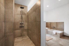 Shower - Holiday Home 'Das Strandhaus' with Private Terrace, Private Garden and Wi-Fi (Lembruch)