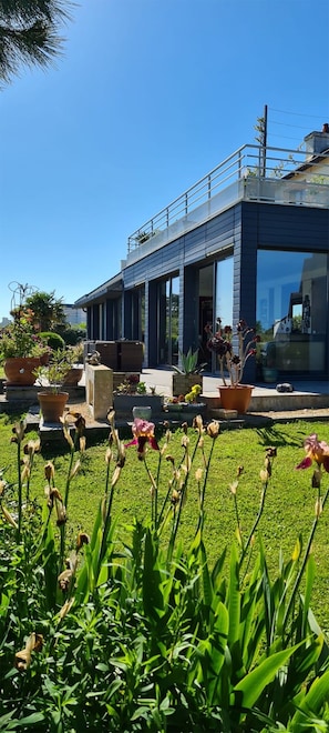 Property grounds - La Ty Bohème" Sea View House (Ploubazlanec)