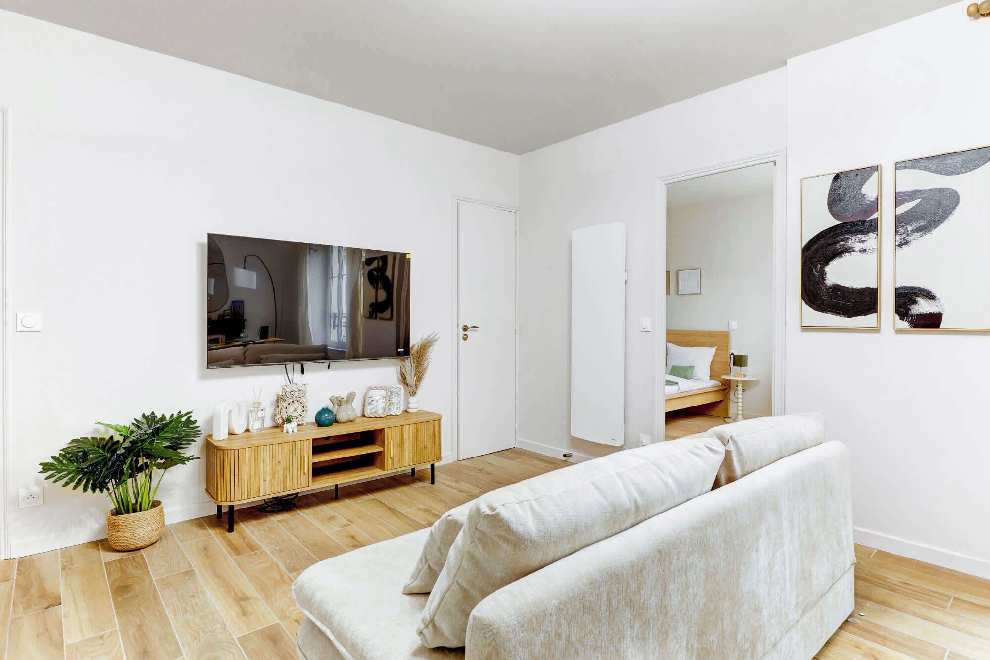 2 habitaciones, escritorio, tabla de planchar con plancha y wifi 