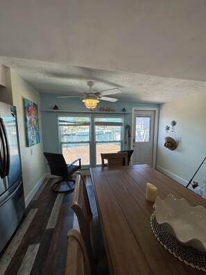 Dining - Ocean access, gorgeous fully renovated 4/2 house, XL dock, boat lift & Kitchen (Saint James City)