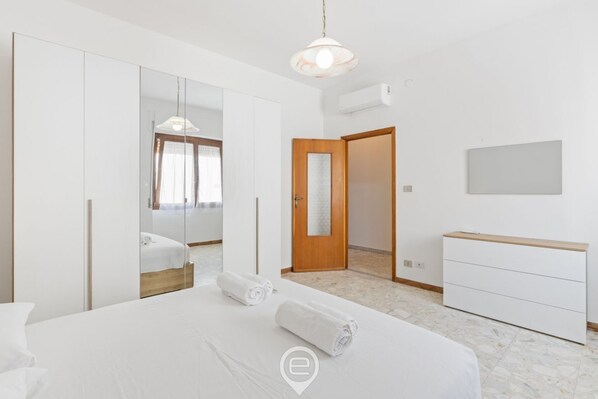 1 bedroom, iron/ironing board - Rockefeller Apartment 1 (Alghero)