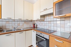 Fridge, microwave - Rockefeller Apartment 1 (Alghero)