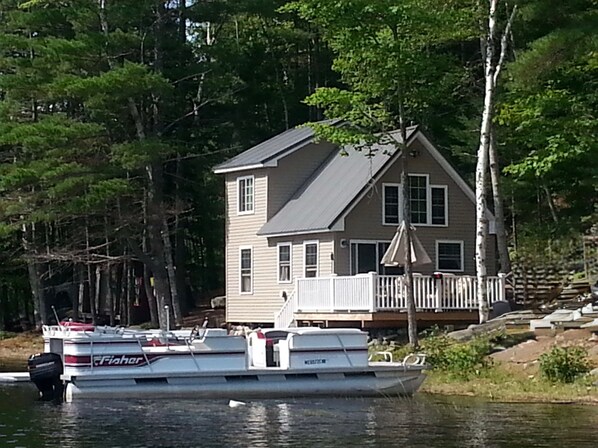 Exterior - Cozy 2-bedroom cabin in tranquil Clifton with WiFi Sleeps 5+ Kayaks for use (Clifton)
