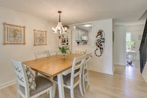 Interior - Steps to Beach & Pool: Hilton Head Island Condo! (Hilton Head Island)