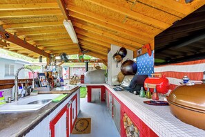 Apartment (1 Bedroom) | Interior - Outdoor Entertainment Area: Clearwater Condo! (Clearwater)