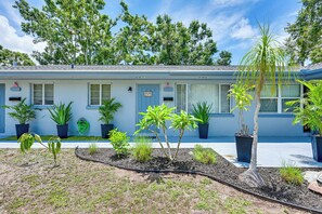 Apartment (1 Bedroom) | Interior - Outdoor Entertainment Area: Clearwater Condo! (Clearwater)