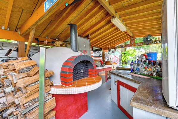 Apartment (1 Bedroom) | Interior - Outdoor Entertainment Area: Clearwater Condo! (Clearwater)