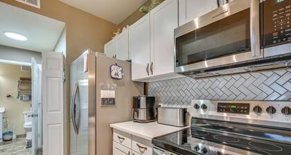 4 Mi to Clearwater Beach: Apt w/ Community Pool!