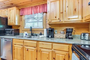 House (2 Bedrooms) | Interior