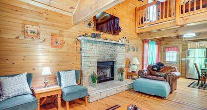 5 Mi to Gsmnp: Cabin w/ Hot Tub & Game Area