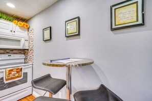 Apartment (1 Bedroom) | Interior