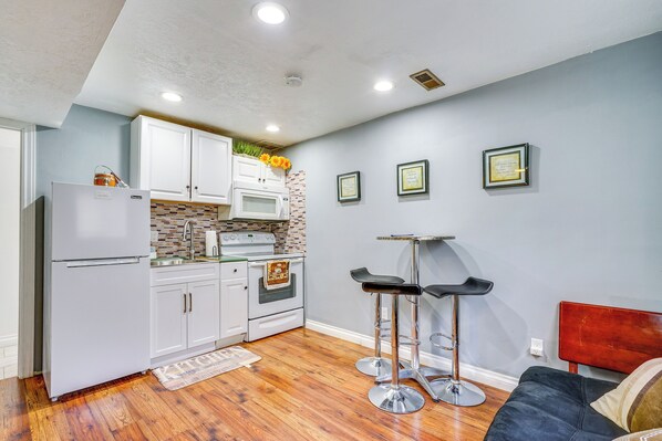 Apartment (1 Bedroom) | Front of property - 12 Mi to Temple Square: Cozy + Convenient Apt! (Taylorsville)