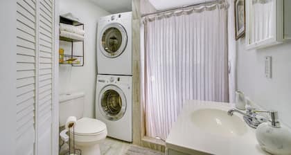 12 Mi to Temple Square: Cozy + Convenient Apt!