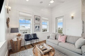 Smart-TV, Kamin, Tischfußball