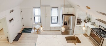 1 Mi to Dtwn Grand Rapids: Chic Condo w/ Balcony!