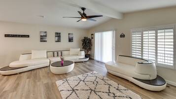 House (2 Bedrooms) | Interior