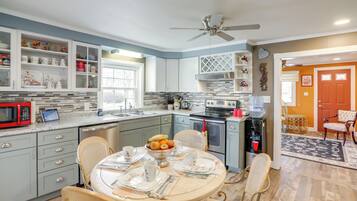 House (2 Bedrooms) | Interior
