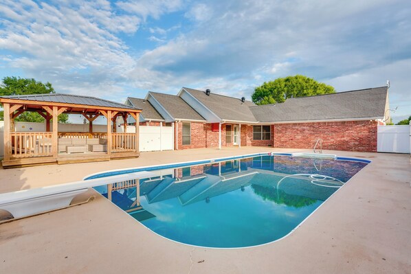 House (3 Bedrooms) | Front of property