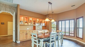 單棟房屋 (4 Bedrooms) | 內部