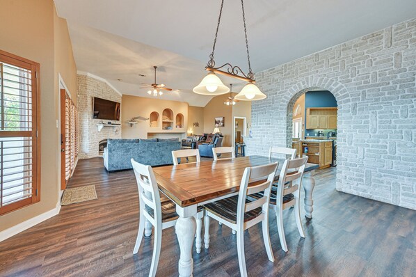 House (4 Bedrooms) | Interior