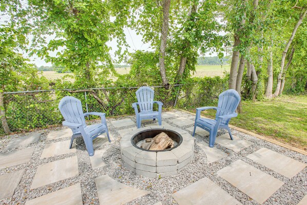 House (3 Bedrooms) | Interior - 1/2 Mi to Kentucky Downs: Franklin Home w/ Patio! (Franklin)