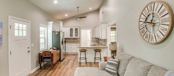 1/2 Mi to Kentucky Downs: Franklin Home w/ Patio!